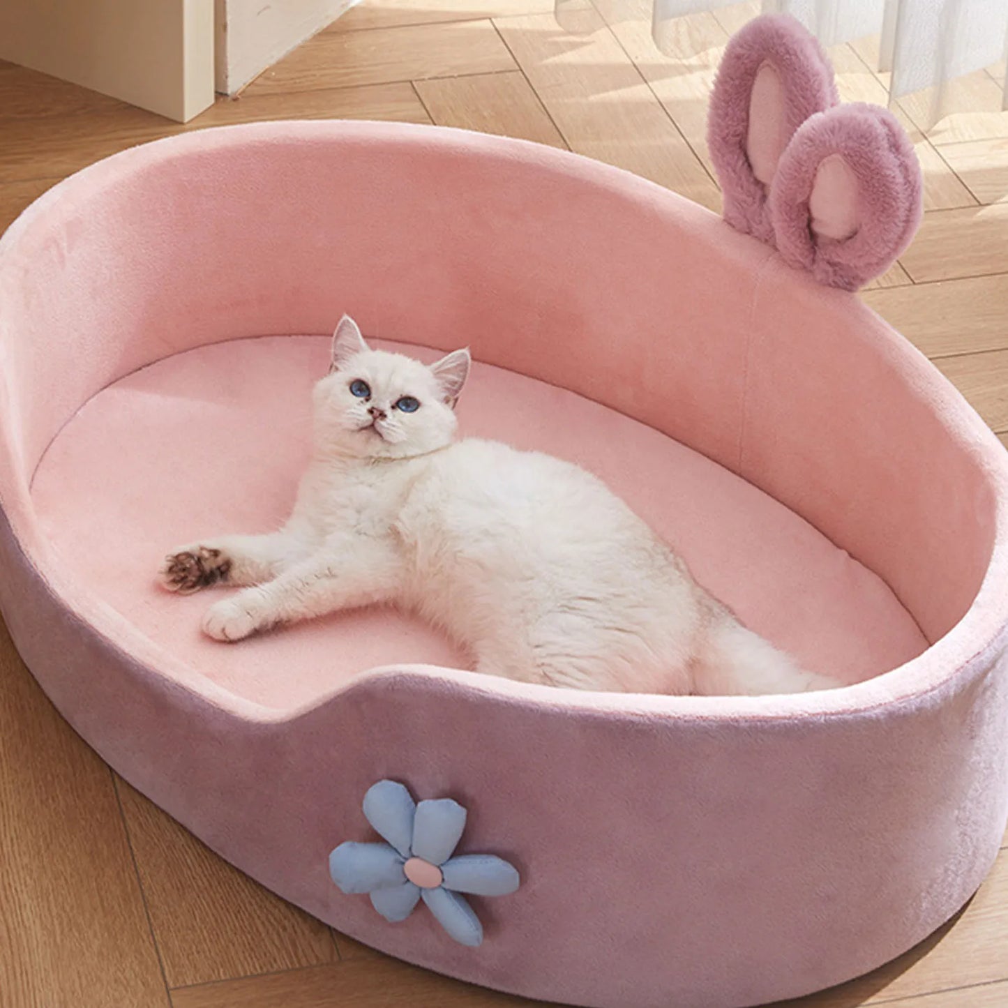 "Plush Washable Bed for Pets

"
